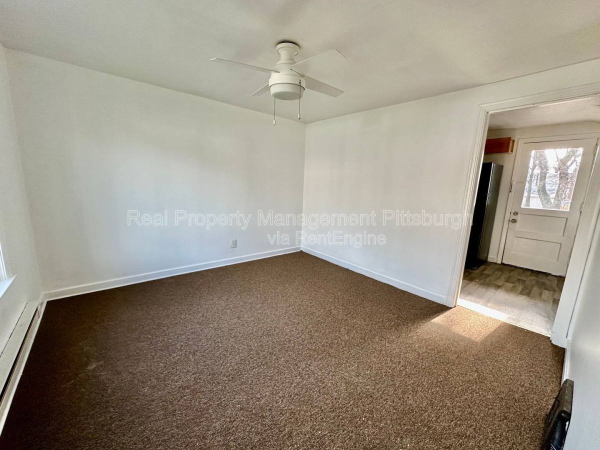 House for rent at 8612 Oakcrest Rd, Pittsburgh, PA 15235