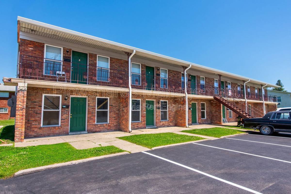 Apartment for rent at 3154 Chinquapin Lane, Louisville, KY 40219