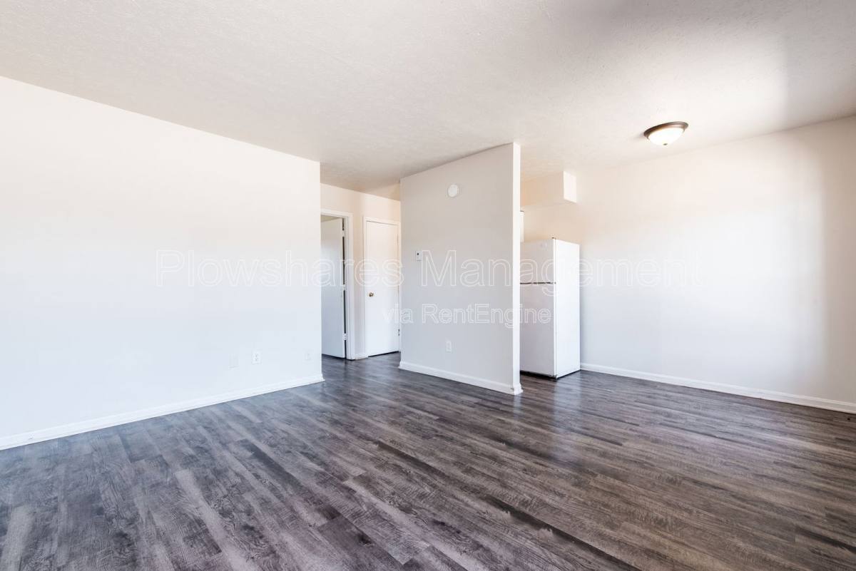 Apartment for rent at 3154 Chinquapin Lane, Louisville, KY 40219