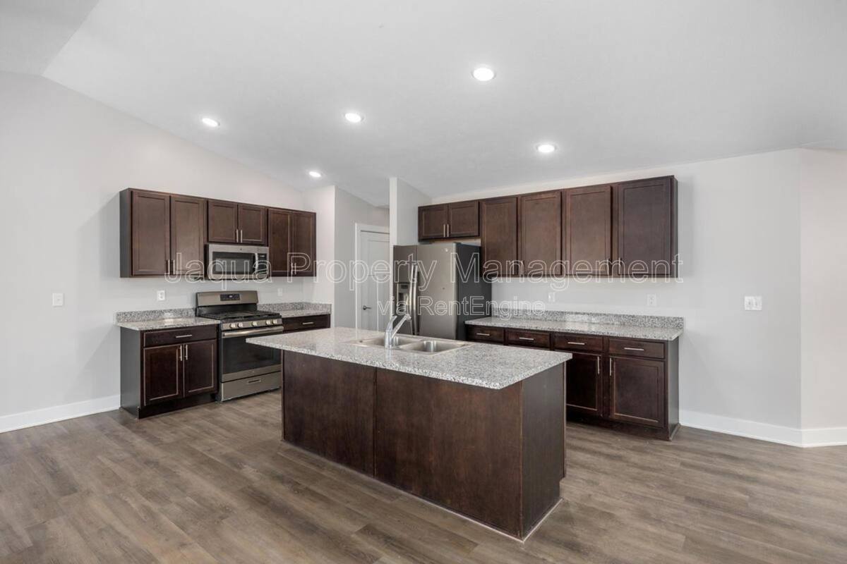 Condo for rent at 1368 S Village Circle, Kalamazoo, MI 49009