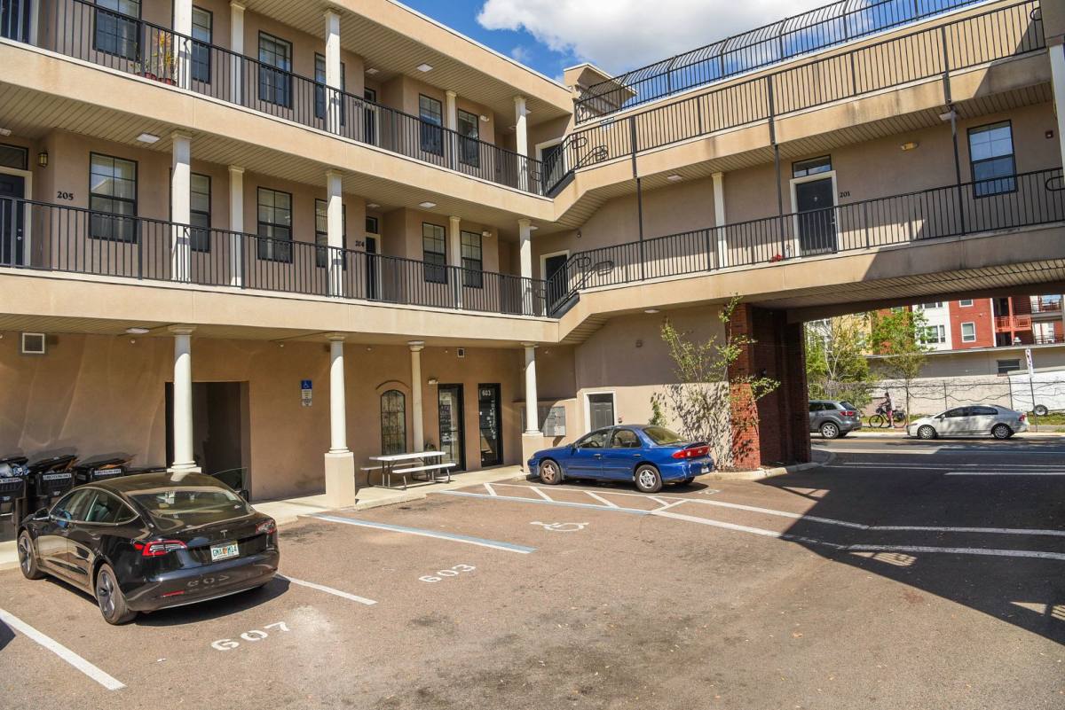 Condo for rent at 20 SW 6th St, Gainesville, FL 32601