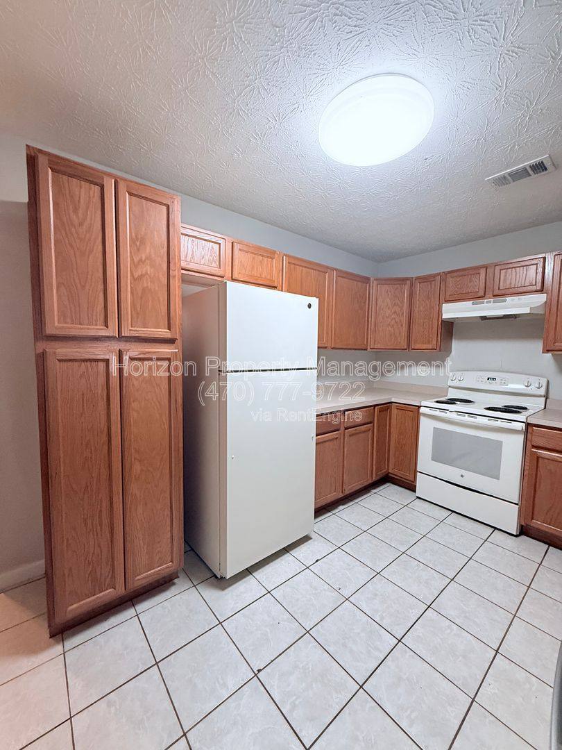 Apartment for rent at 4003 Hidden Hollow Dr, Gainesville, GA 30506