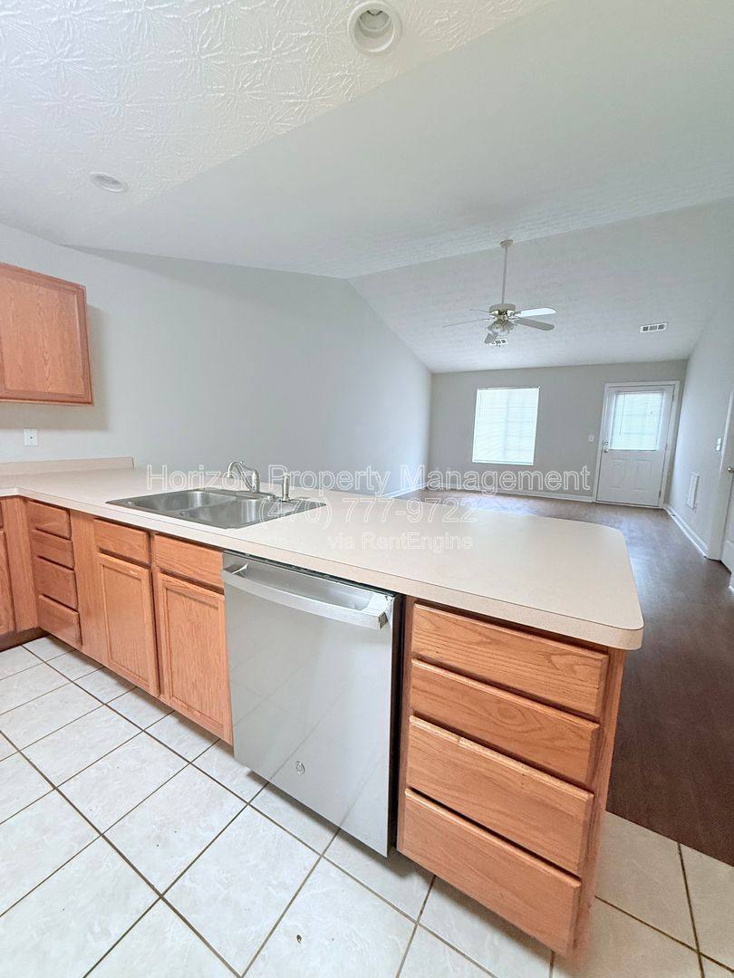 Apartment for rent at 4003 Hidden Hollow Dr, Gainesville, GA 30506