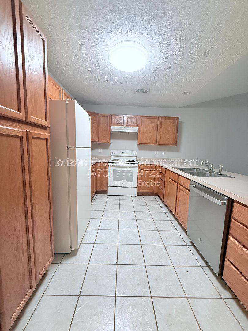 Apartment for rent at 4003 Hidden Hollow Dr, Gainesville, GA 30506