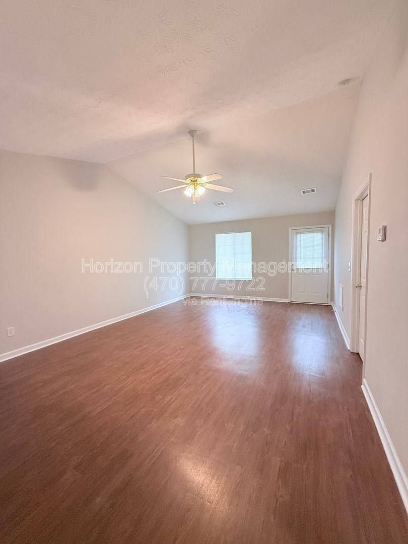 Apartment for rent at 4003 Hidden Hollow Dr, Gainesville, GA 30506