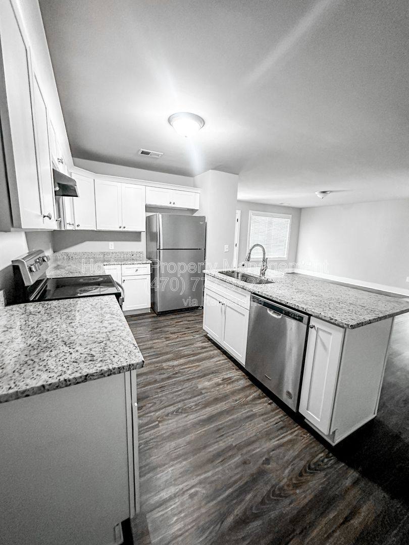 House for rent at 2770 Fleetwood Dr, Cumming, GA 30041