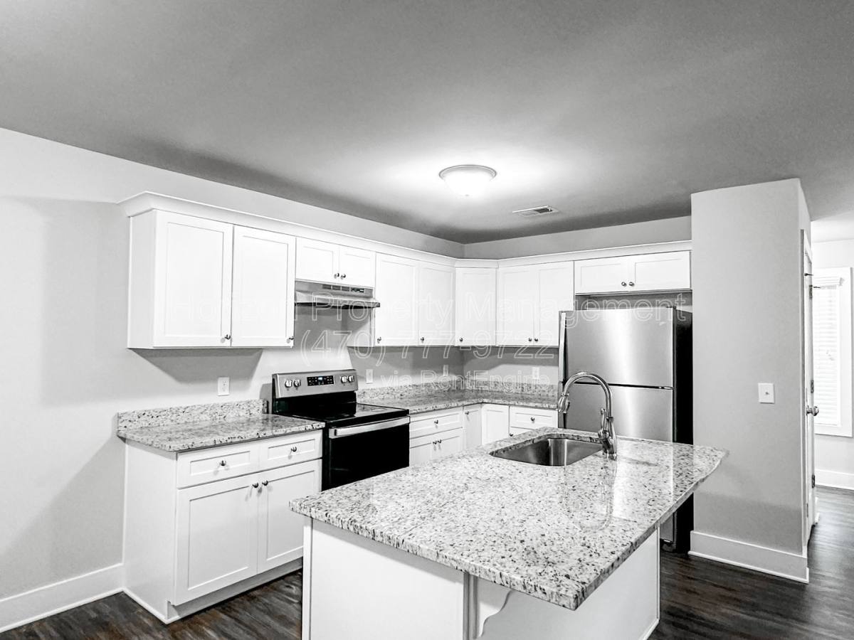 House for rent at 2770 Fleetwood Dr, Cumming, GA 30041