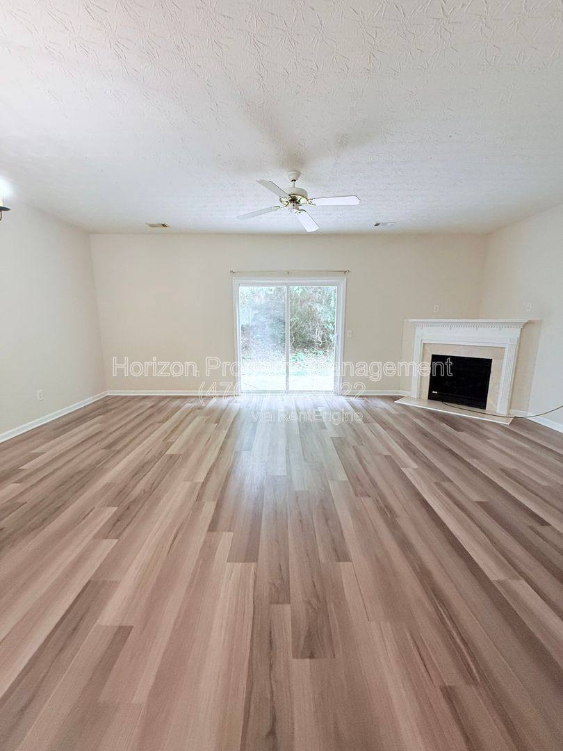 Townhouse for rent at 48 Pearl Chambers Court, Dawsonville, GA 30534