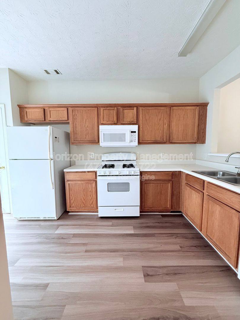 Townhouse for rent at 48 Pearl Chambers Court, Dawsonville, GA 30534
