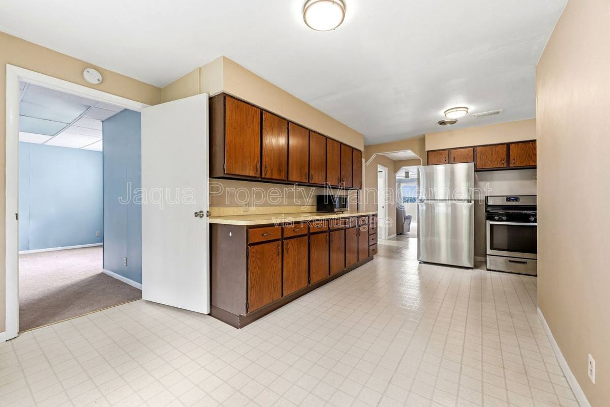 House for rent at 9107 W End Dr, Portage, MI 49002