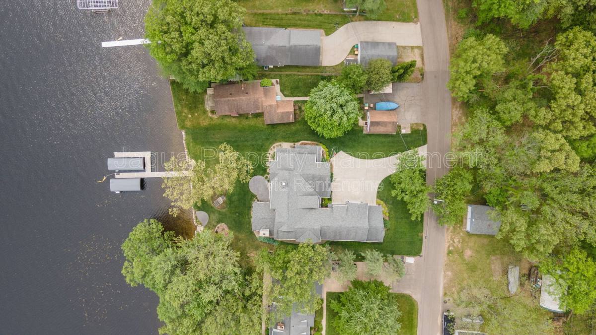 House for rent at 9107 W End Dr, Portage, MI 49002