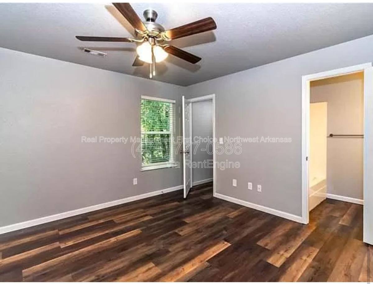 Townhouse for rent at 581 W Moan Place, Fayetteville, AR 72703