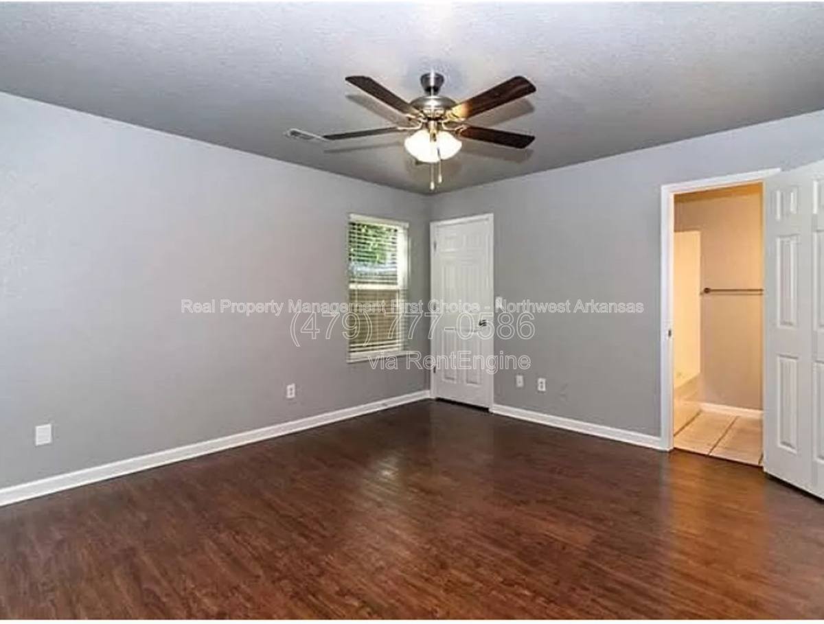 Townhouse for rent at 581 W Moan Place, Fayetteville, AR 72703