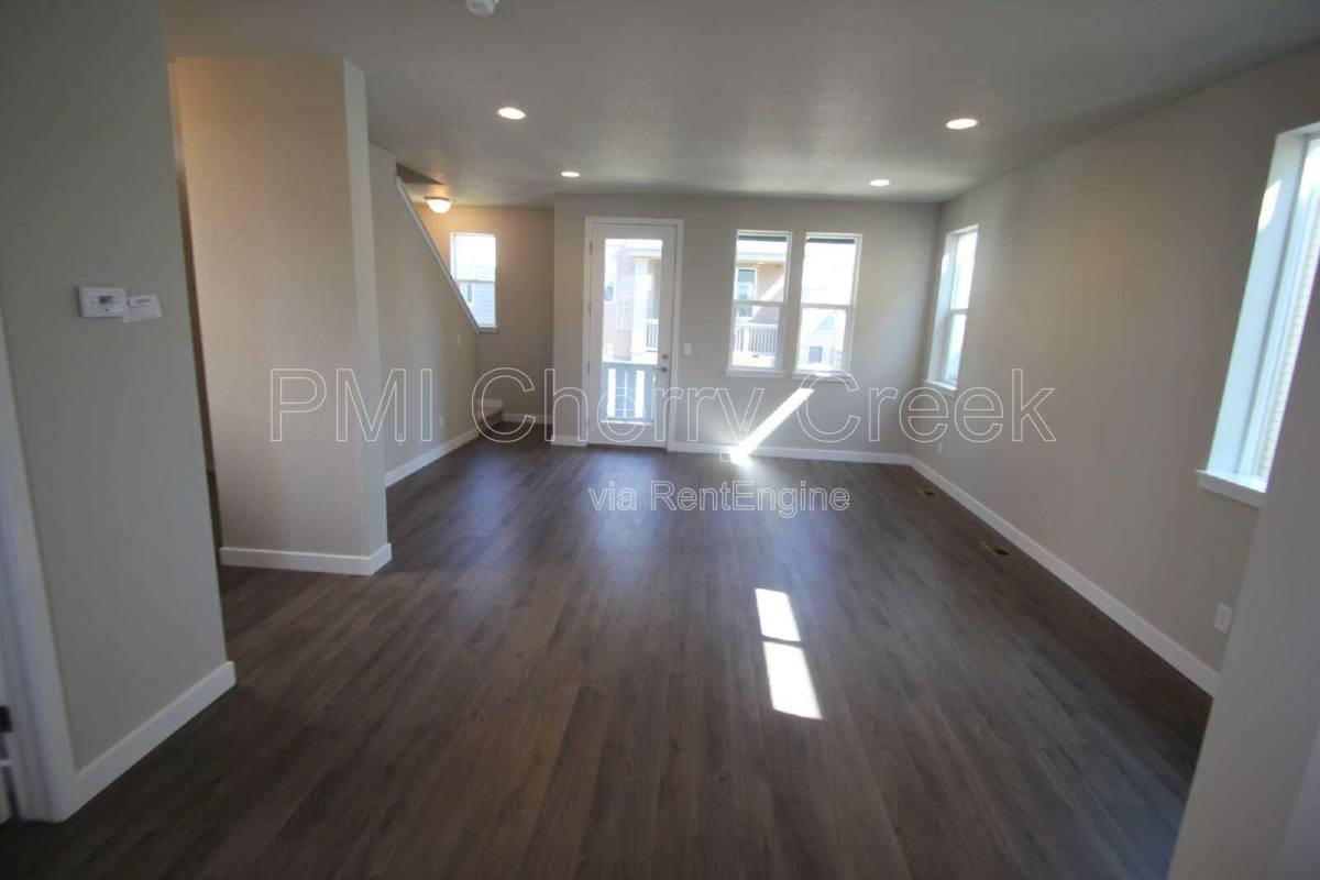 House for rent at 2406 S Troy Court, Aurora, CO 80014