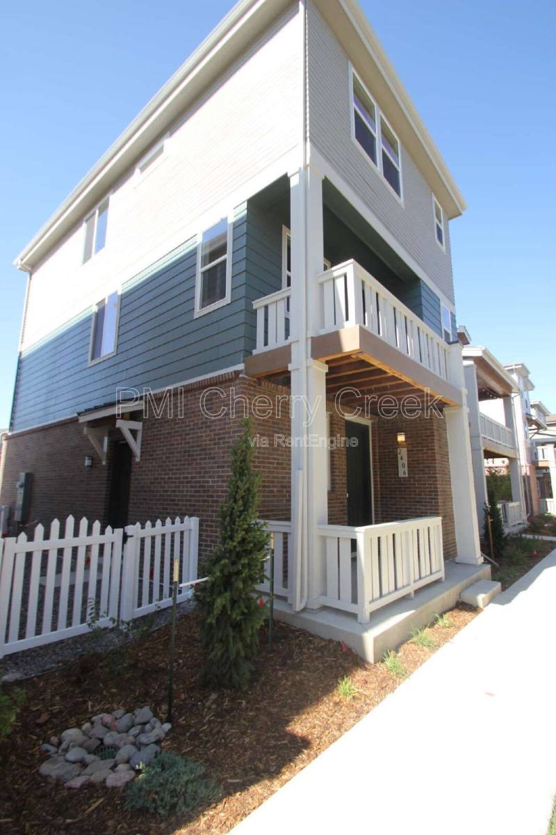 House for rent at 2406 S Troy Court, Aurora, CO 80014