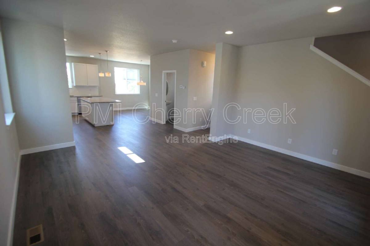 House for rent at 2406 S Troy Court, Aurora, CO 80014