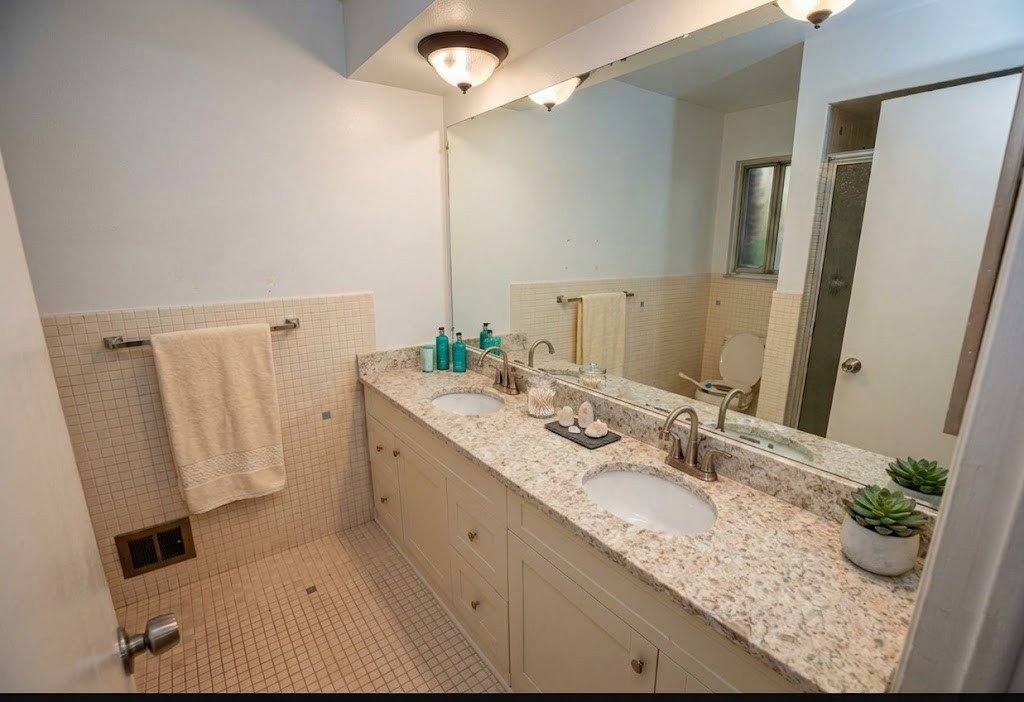 Condo for rent at 42522 Woodward Ave, Bloomfield Hills, MI 48304