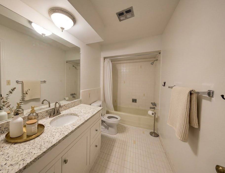 Condo for rent at 42522 Woodward Ave, Bloomfield Hills, MI 48304