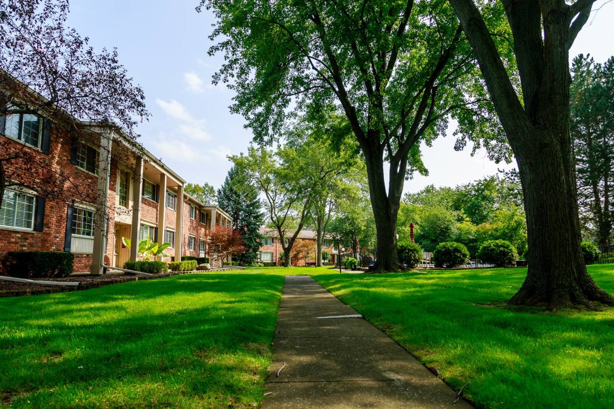 Condo for rent at 42522 Woodward Ave, Bloomfield Hills, MI 48304