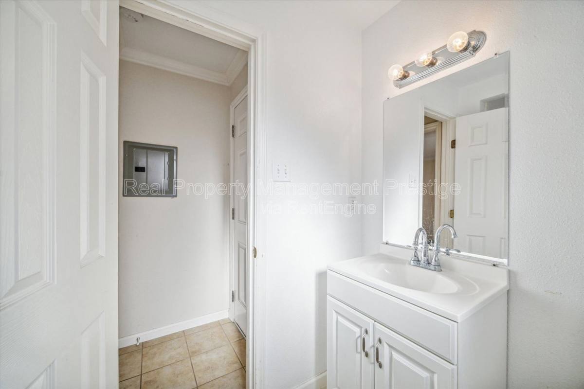 Apartment for rent at 1522 Yale St #23, Houston, TX 77008