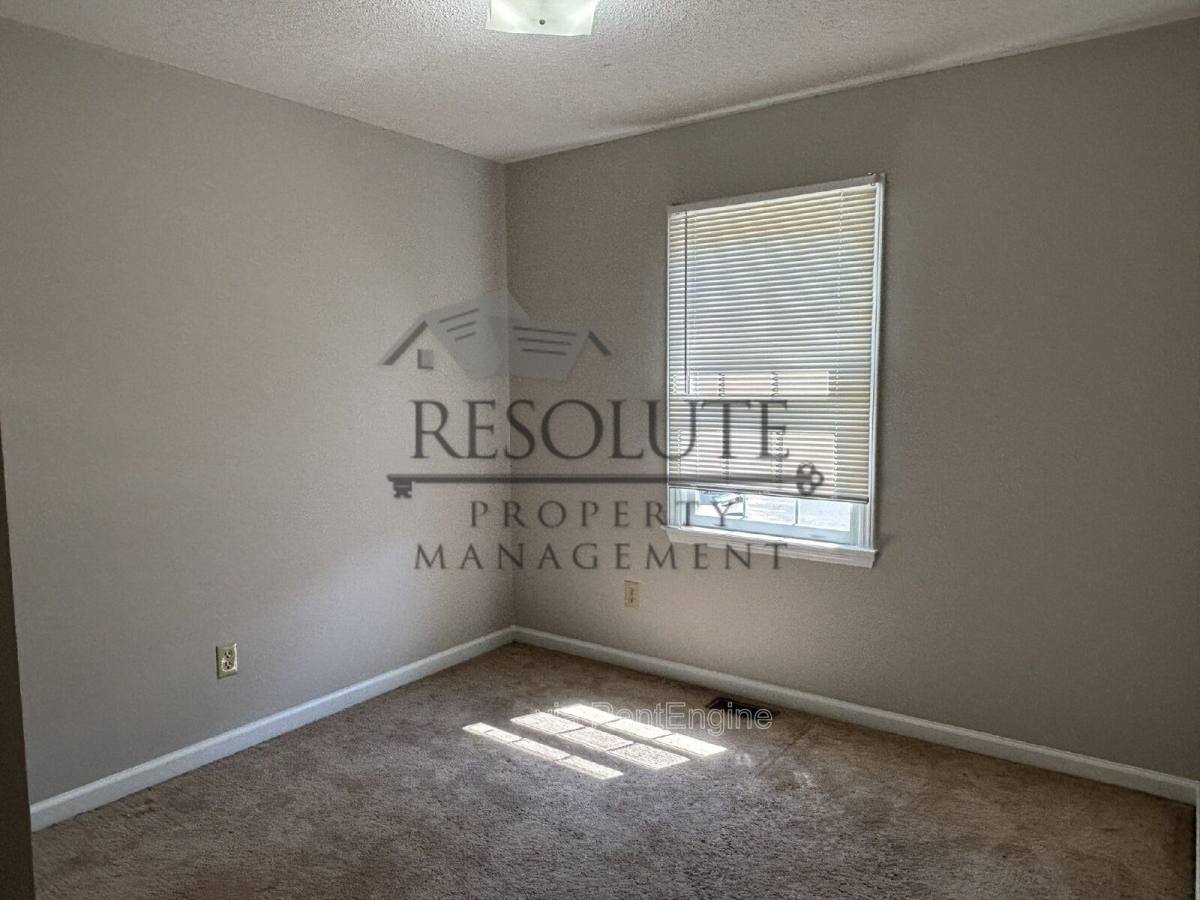 Townhouse for rent at 817 Dalewood Dr, Raleigh, NC 27610