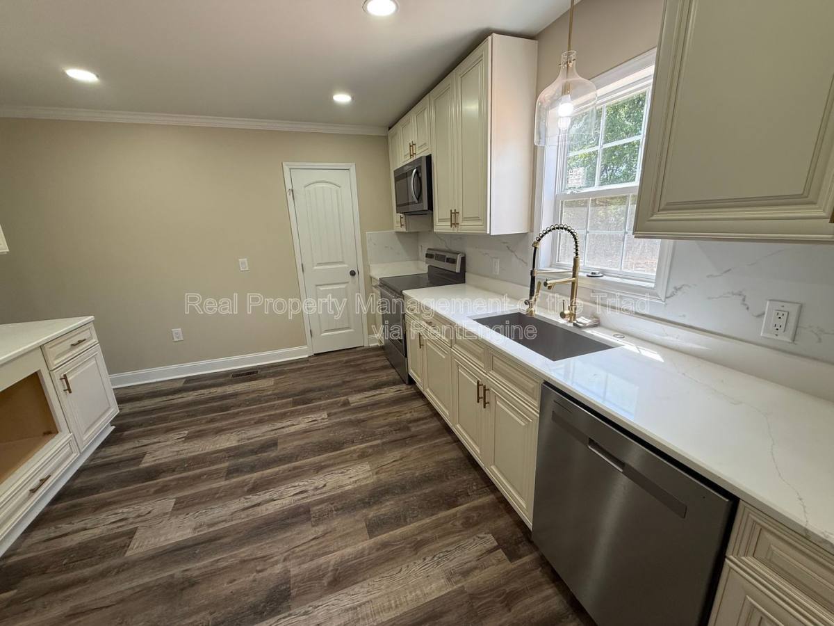 Apartment for rent at 1226 Hoover Ave, High Point, NC 27260