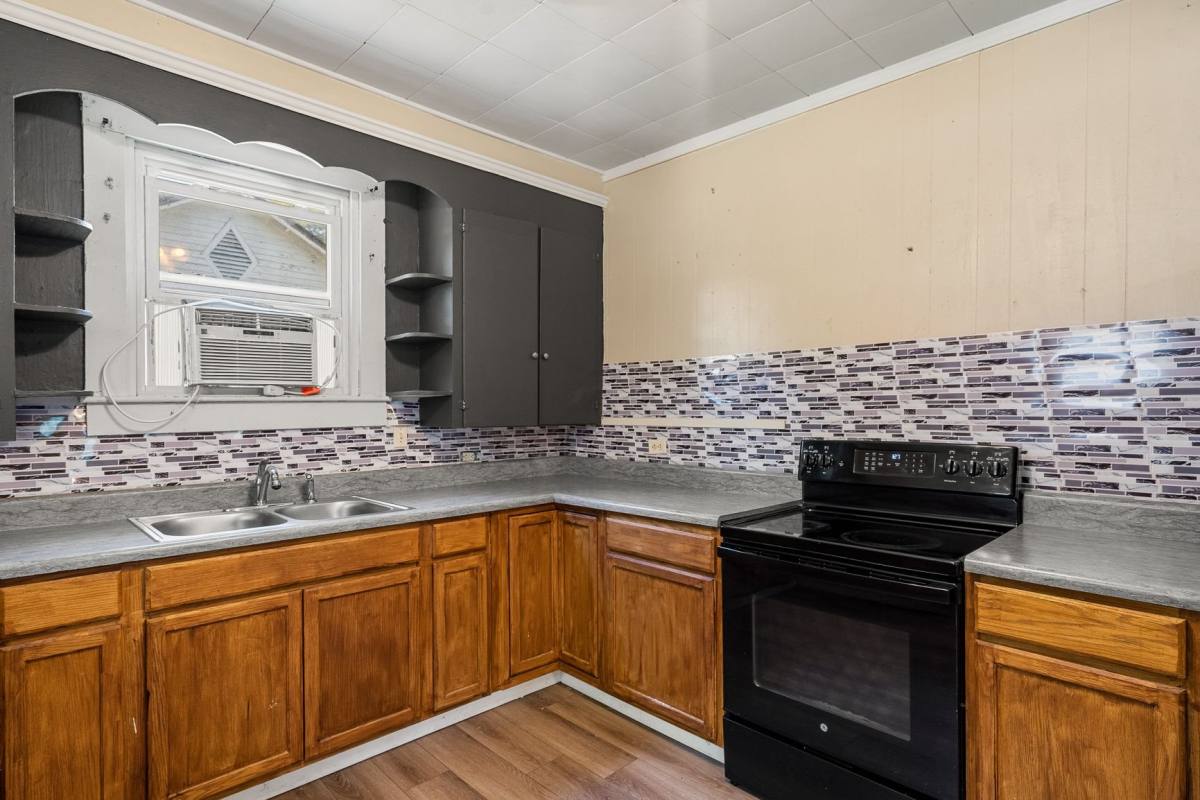 House for rent at 902 Pickens St, Anderson, SC 29621