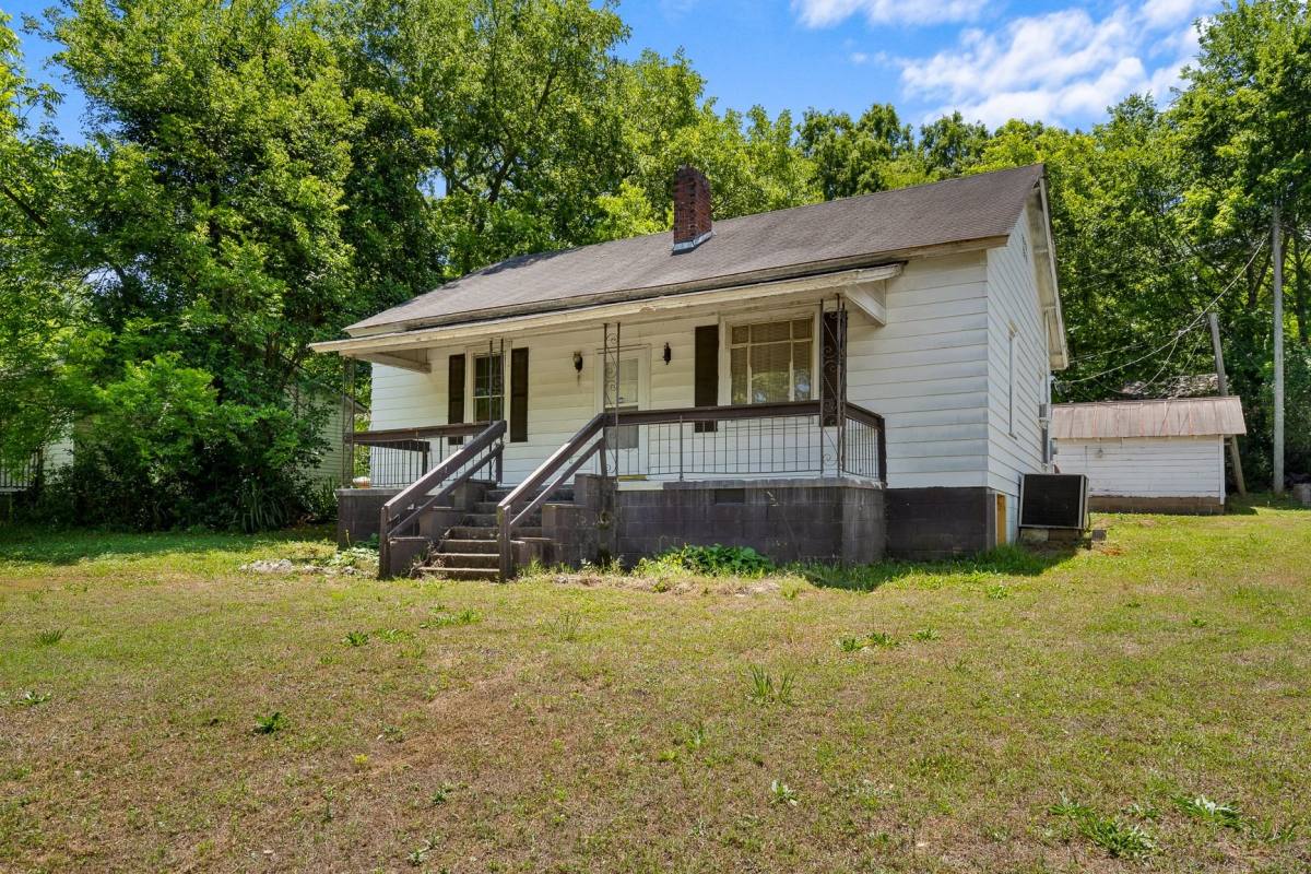 House for rent at 902 Pickens St, Anderson, SC 29621