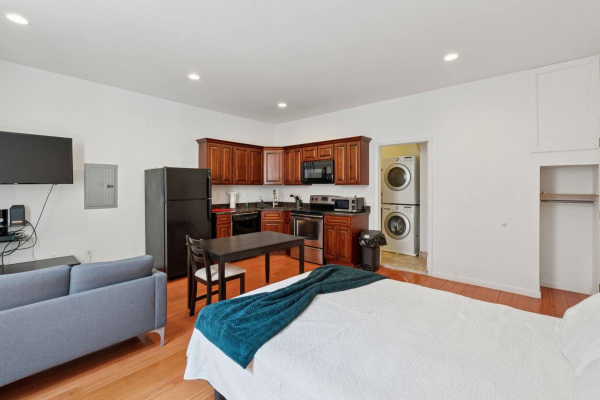 Apartment for rent at 1204 Chestnut St #201, Philadelphia, PA 19107