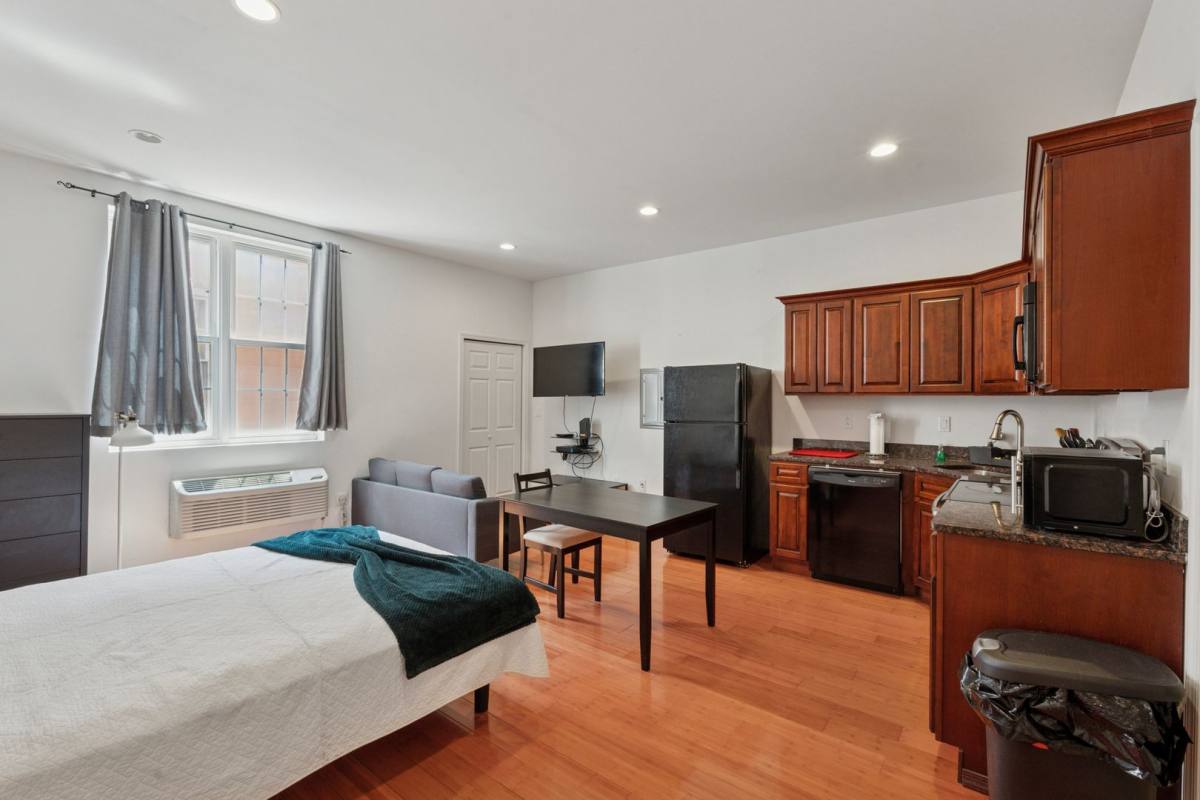 Apartment for rent at 1204 Chestnut St #201, Philadelphia, PA 19107