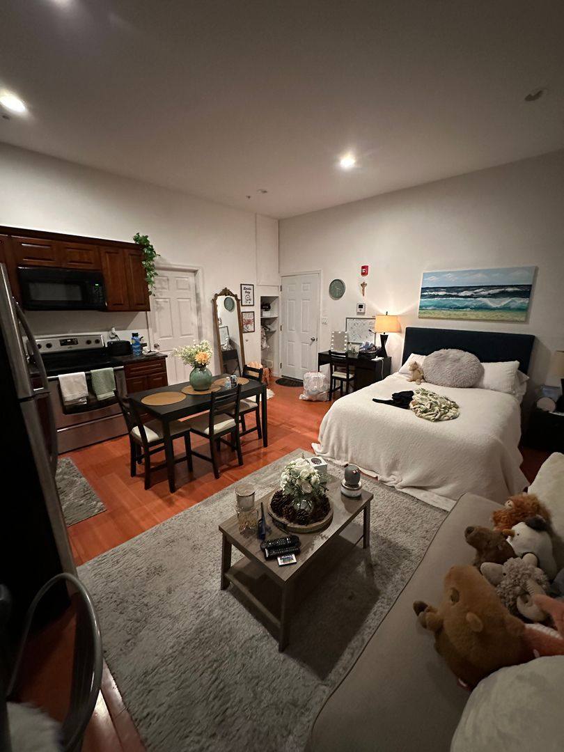 Apartment for rent at 1204 Chestnut St #201, Philadelphia, PA 19107