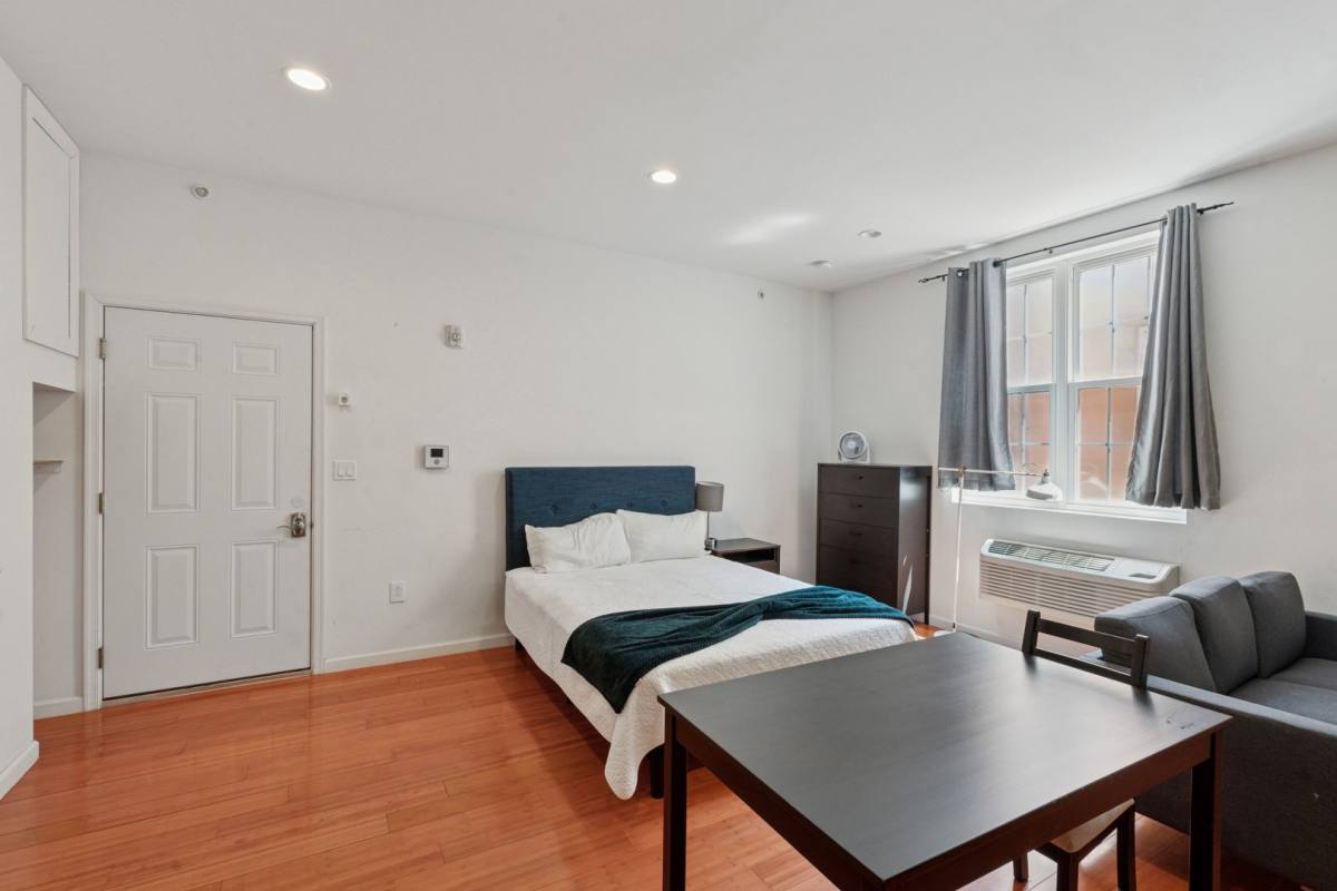 Apartment for rent at 1204 Chestnut St #201, Philadelphia, PA 19107