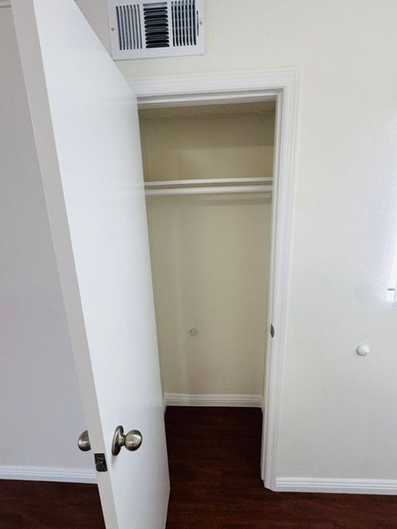 Apartment for rent at 410 E Elmwood Ave, Burbank, CA 91501
