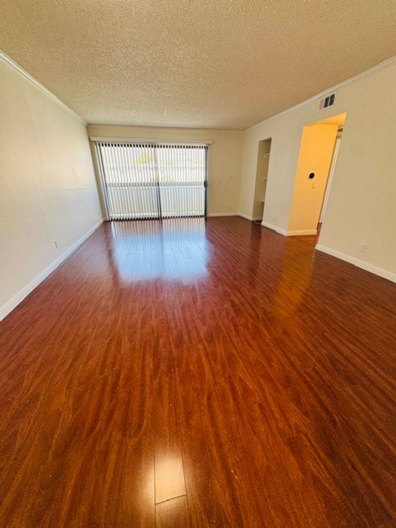 Apartment for rent at 410 E Elmwood Ave, Burbank, CA 91501