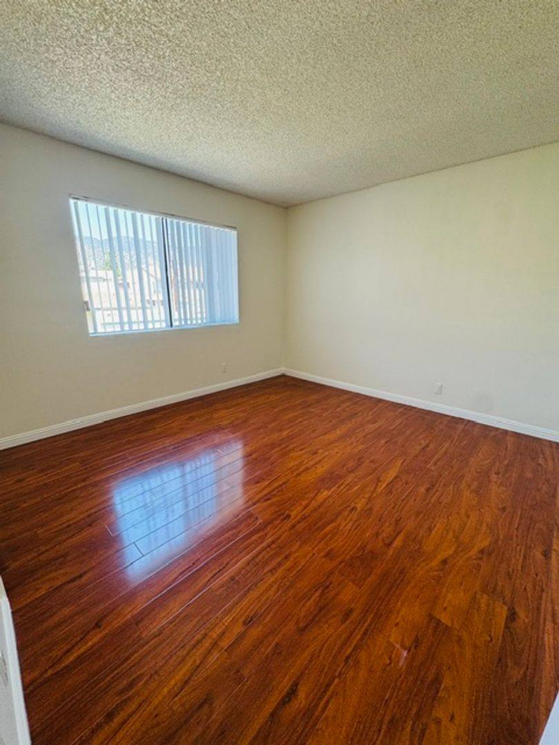 Apartment for rent at 410 E Elmwood Ave, Burbank, CA 91501