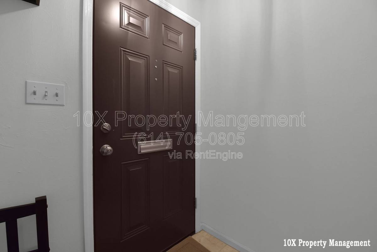 Apartment for rent at 911 Manor Lane #C, Columbus, OH 43221