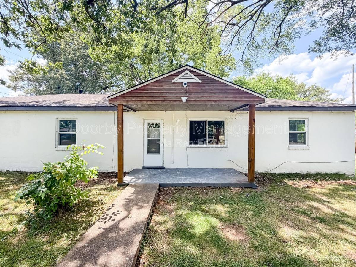 Apartment for rent at 1301 N Orchard Knob Ave, Chattanooga, TN 37406