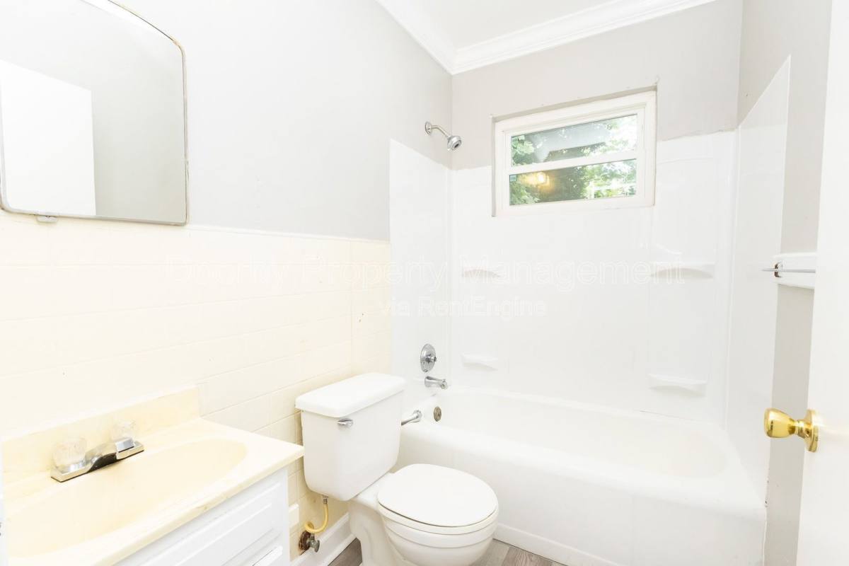 Apartment for rent at 1301 N Orchard Knob Ave, Chattanooga, TN 37406