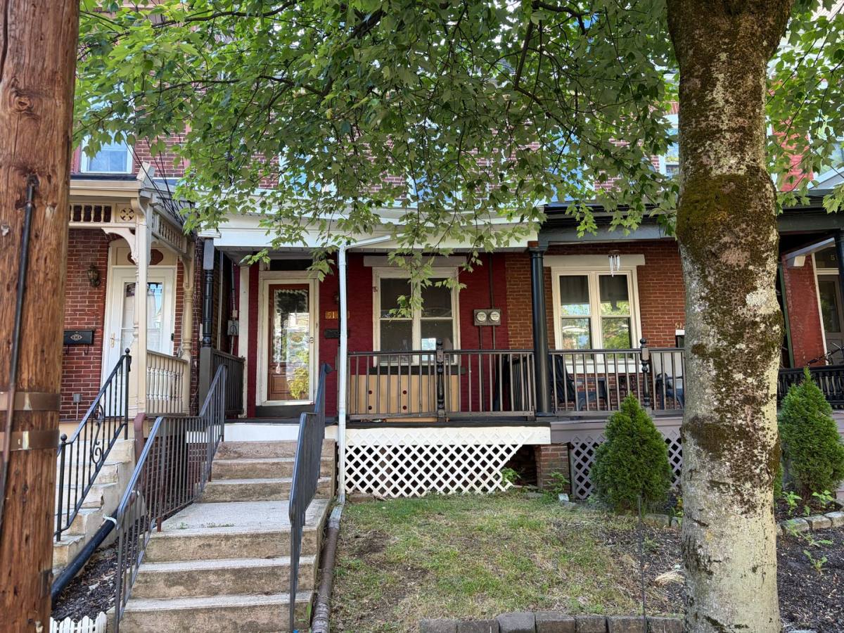 House for rent at 512 1 2 N Charlotte St, Pottstown, PA 19464