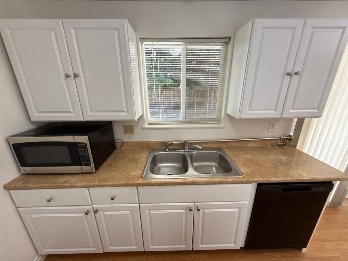 House for rent at 5162 Lone Oak Rd SE, Salem, OR 97306