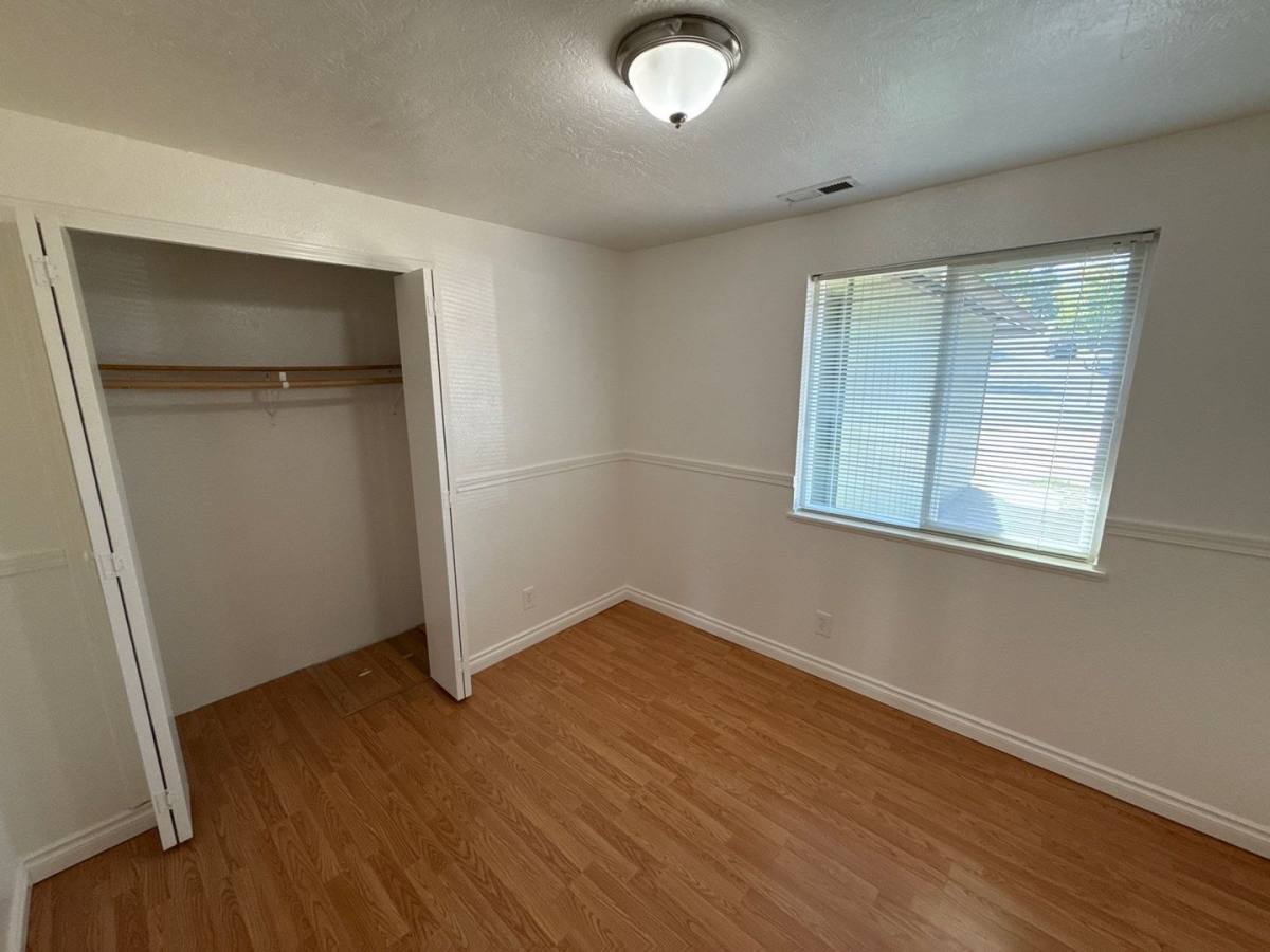 House for rent at 5162 Lone Oak Rd SE, Salem, OR 97306