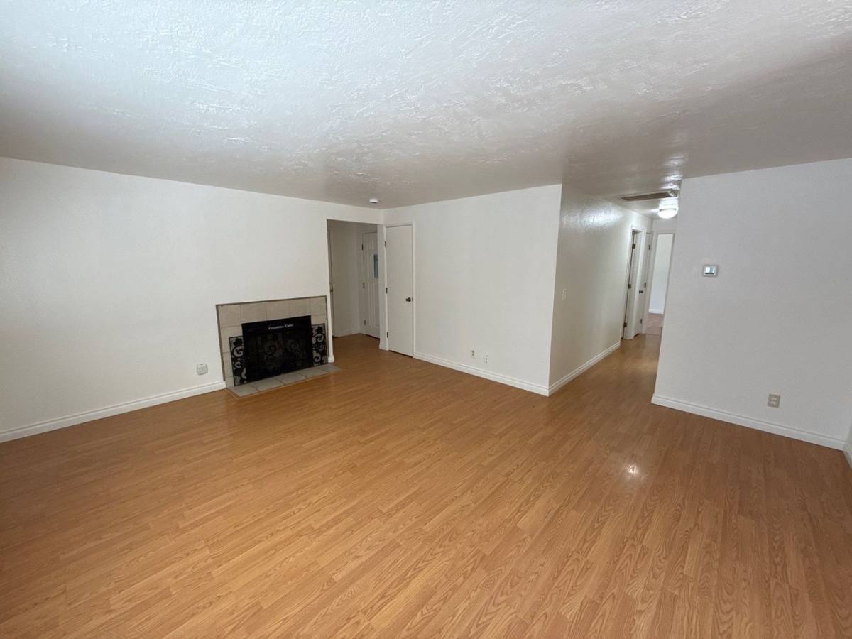 House for rent at 5162 Lone Oak Rd SE, Salem, OR 97306