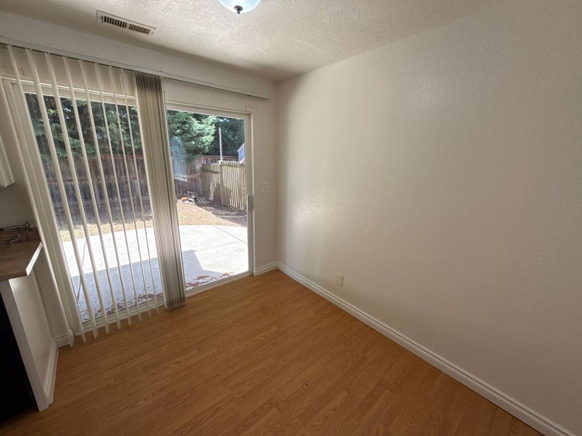 House for rent at 5162 Lone Oak Rd SE, Salem, OR 97306