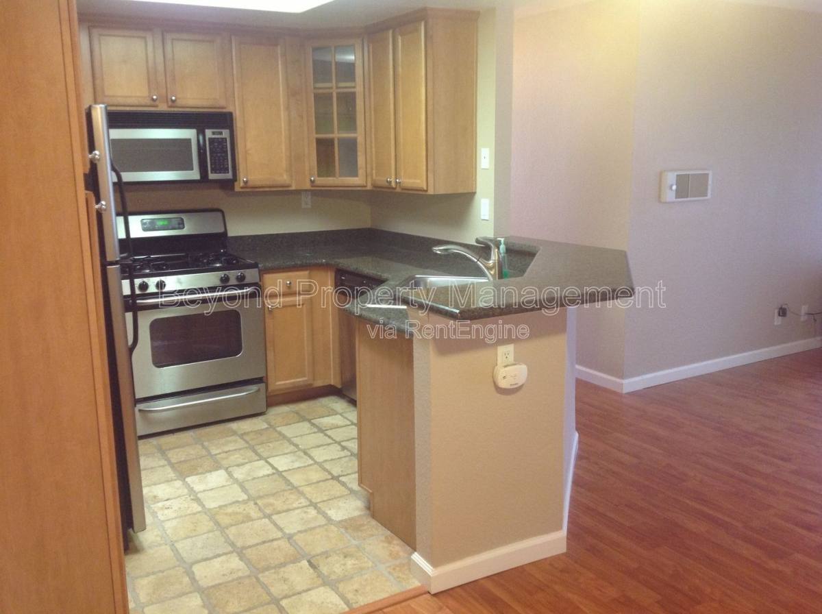 Apartment for rent at 12580 Carmel Creek Rd #43, San Diego, CA 92130
