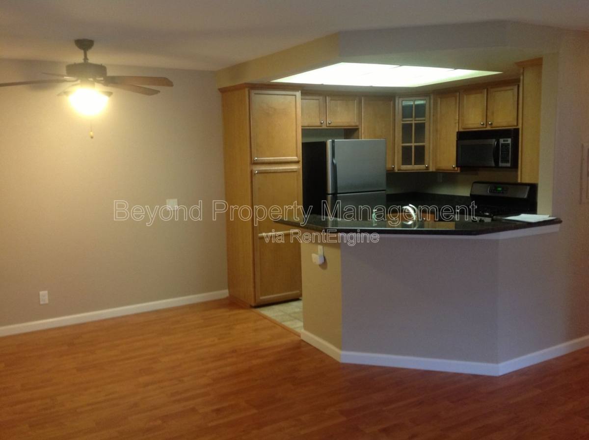 Apartment for rent at 12580 Carmel Creek Rd #43, San Diego, CA 92130