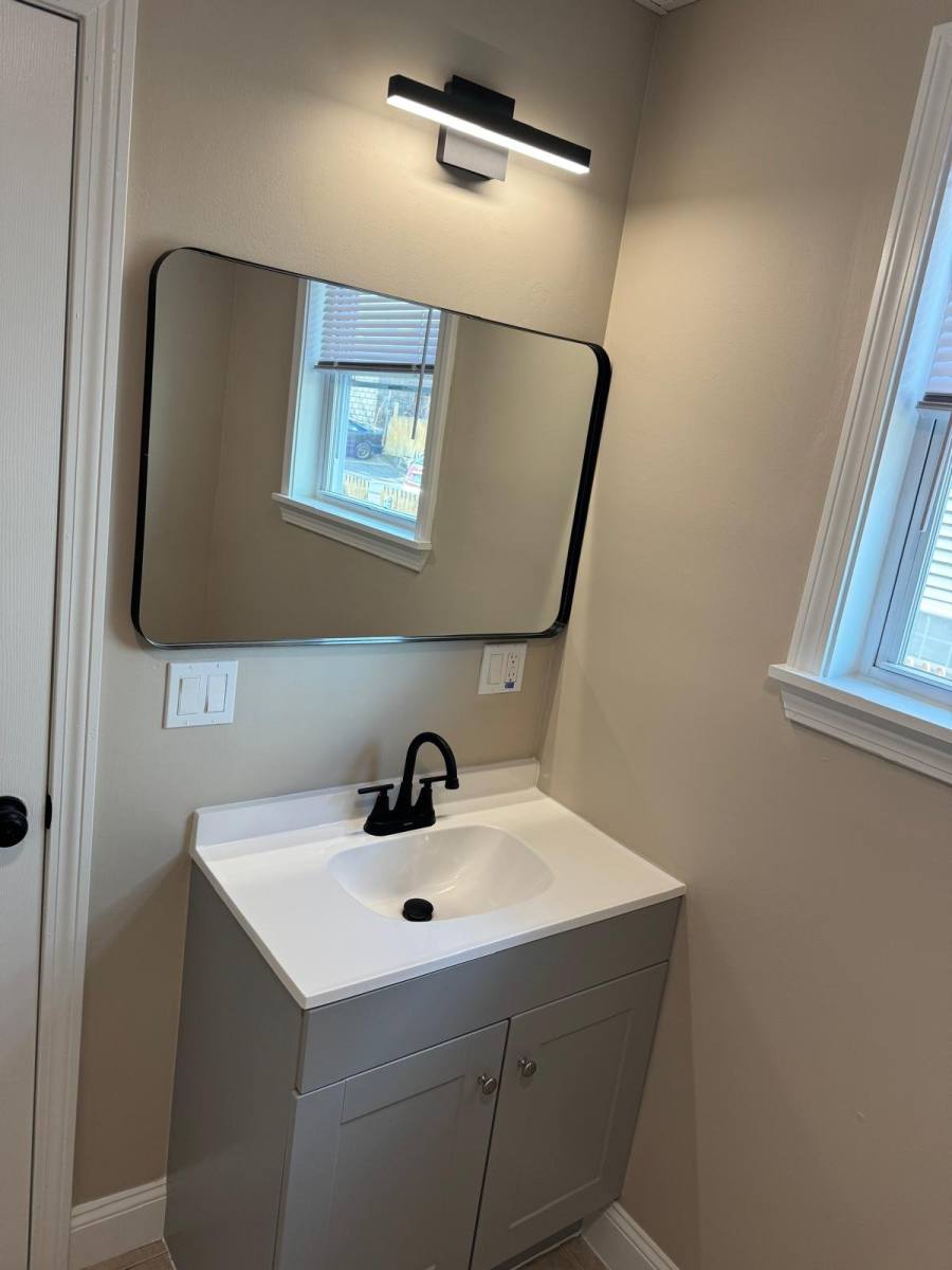 Apartment for rent at 33 Linwood Ave #1, Providence, RI 02909