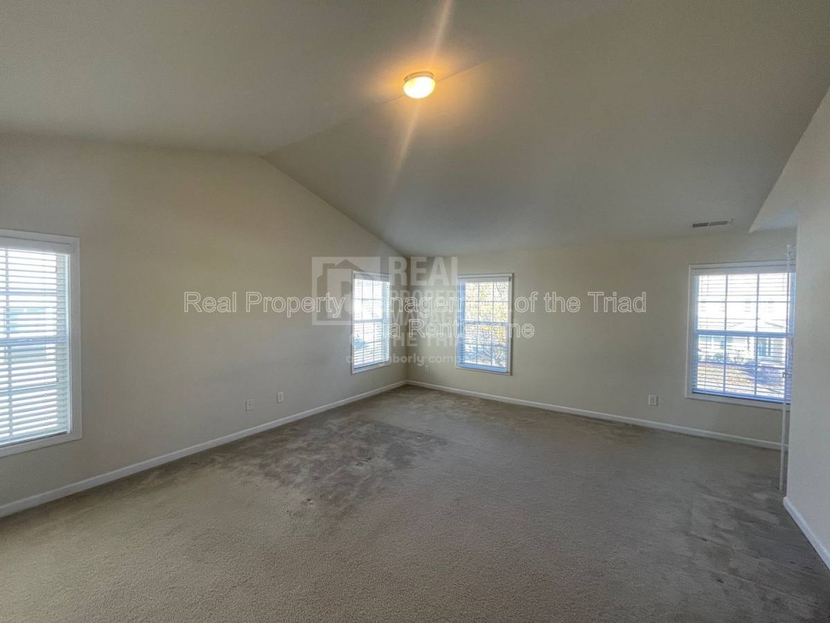 House for rent at 1950 Glenkirk Dr, Burlington, NC 27215
