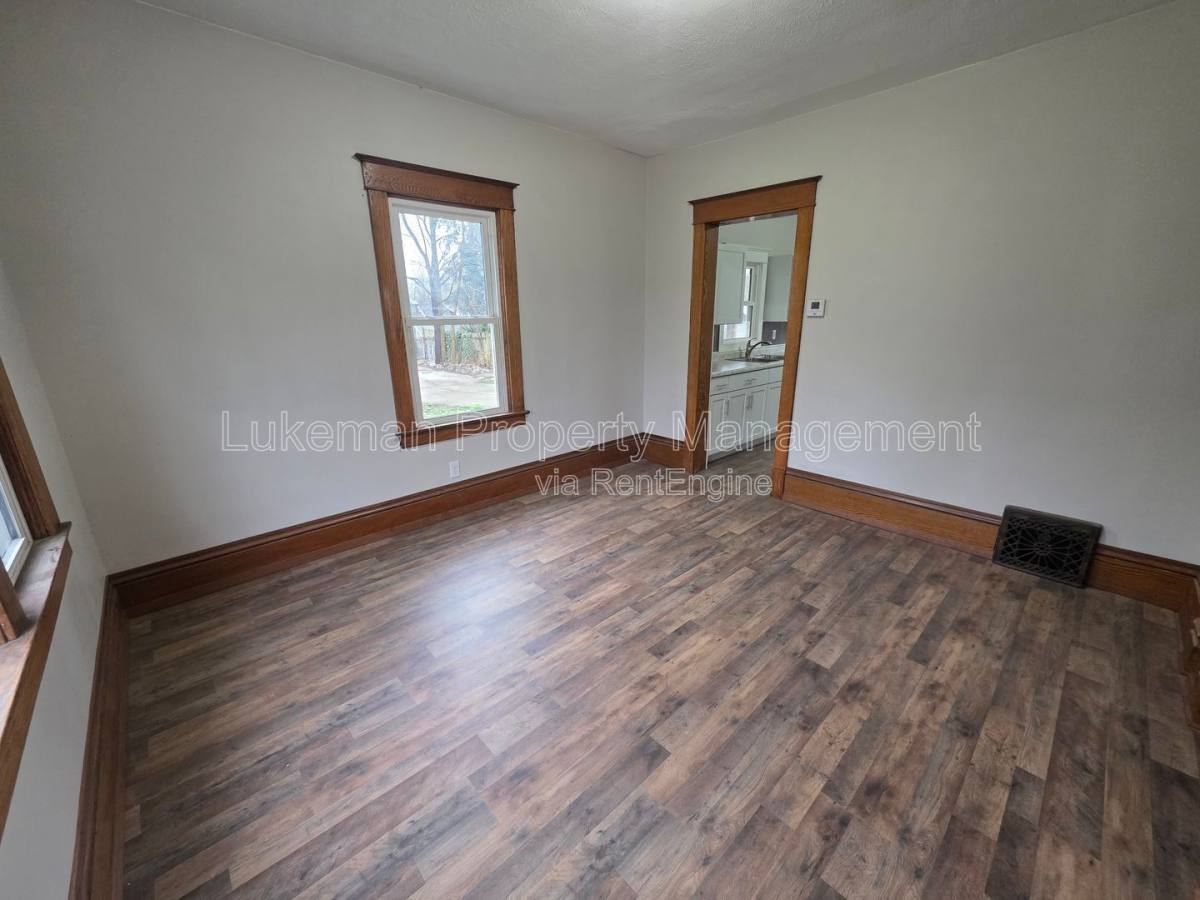 House for rent at 39 Byron St, Battle Creek, MI 49017