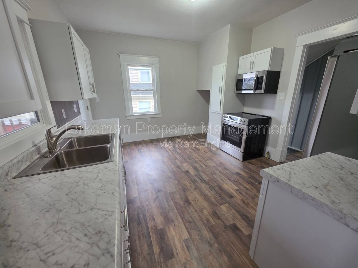 House for rent at 39 Byron St, Battle Creek, MI 49017