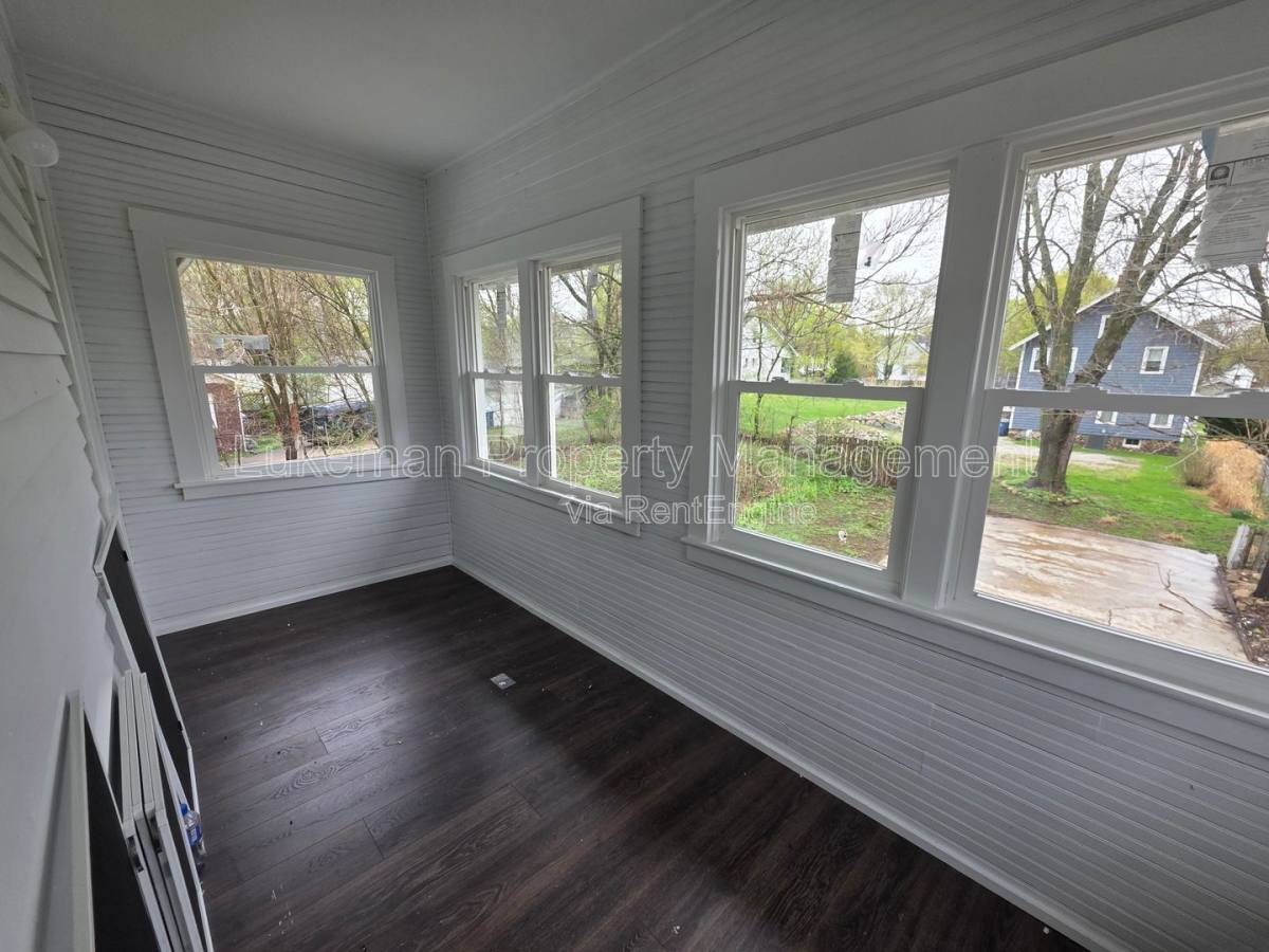 House for rent at 39 Byron St, Battle Creek, MI 49017